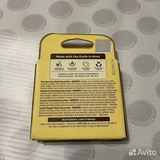 Бальзам для губ Burts Bees в ассортименте