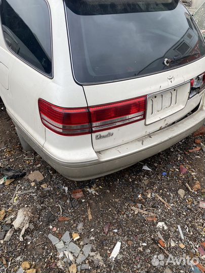 Задние внешние фонари Toyota Mark 2 Qualis