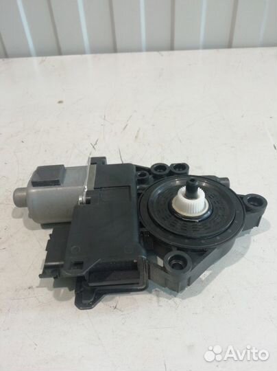 Моторчик стеклоподъемника задний левый Hyundai I40