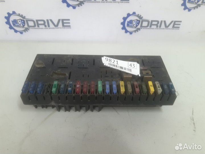 Блок предохранителей Audi 80 90 100 B3 C3