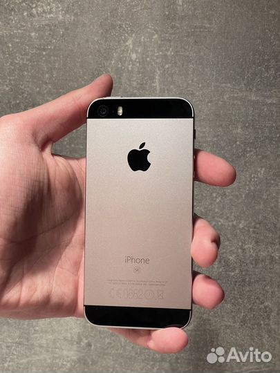 iPhone SE, 32 ГБ