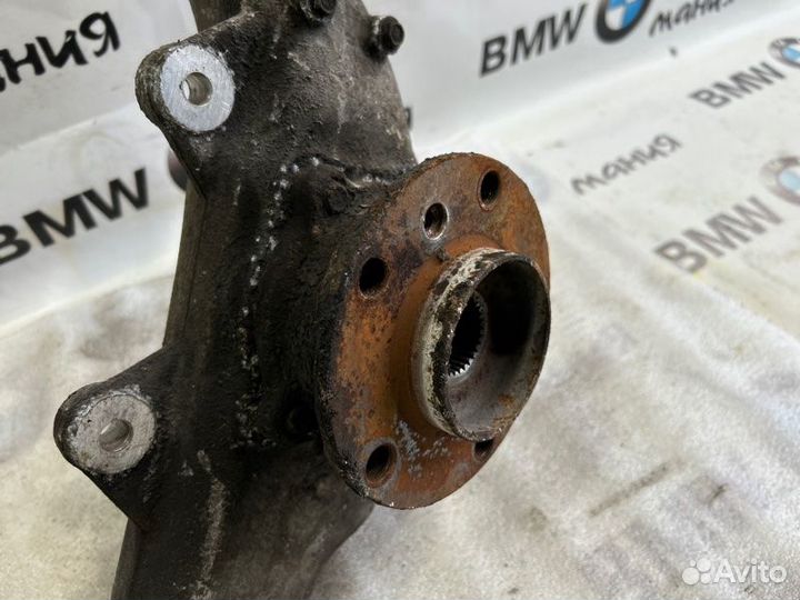 Поворотный кулак правый Bmw X5 E70 M57N2 2007