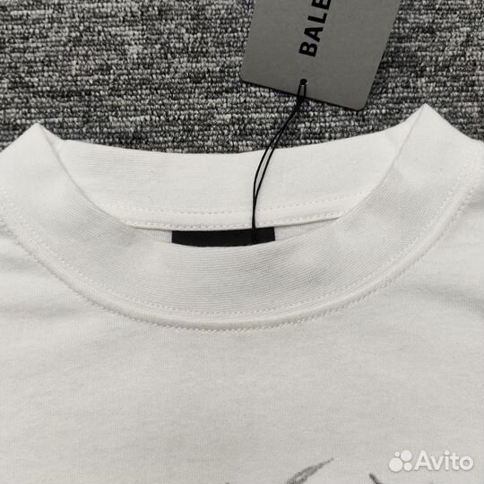 Футболка Balenciaga белого цвета