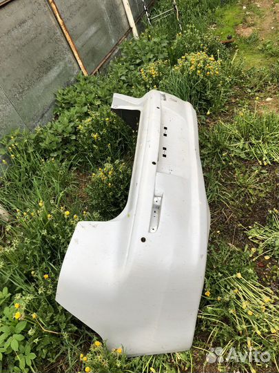 Задрий бампер на митсубиси лансер 10