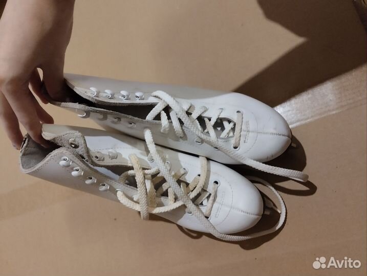 Коньки фигурные