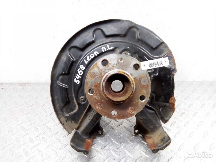 Кулак поворотный левый seat Leon 2 1P