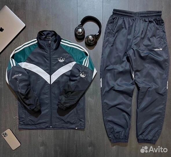 Спортивный костюм adidas