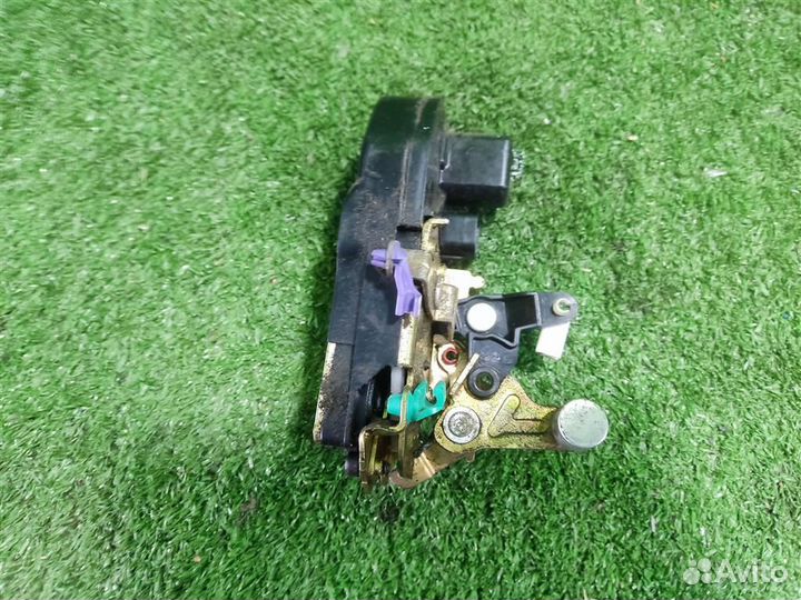 Замок двери передней правой Chrysler PT Cruiser 2