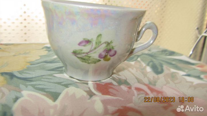 Продам чашки фарфоровые