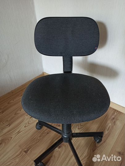 Офисное кресло