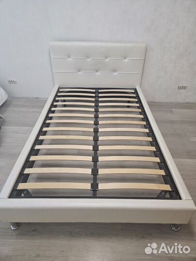 Кровать с матрасом бу