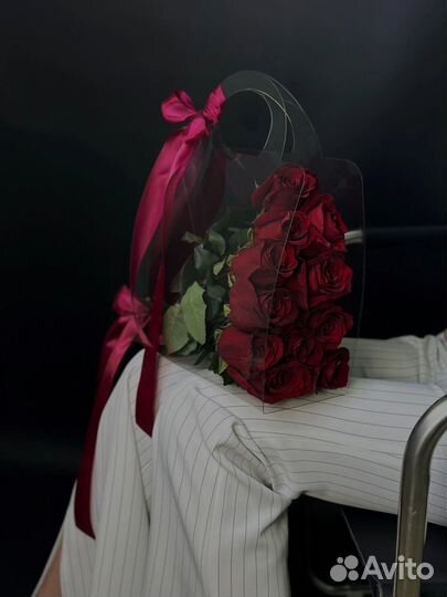 11 Роз в стильной прозрачной сумочке