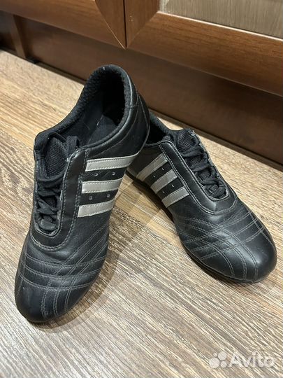 Кроссовки adidas