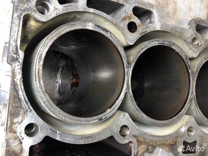 Блок цилиндров Nissan QR20DE