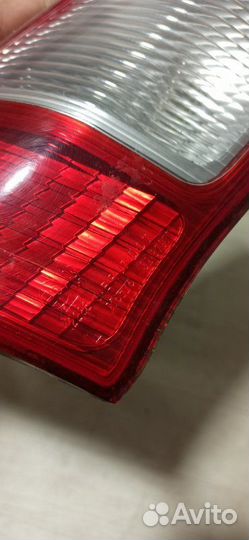 Фонарь в крышку багажника задний левый Mitsubishi