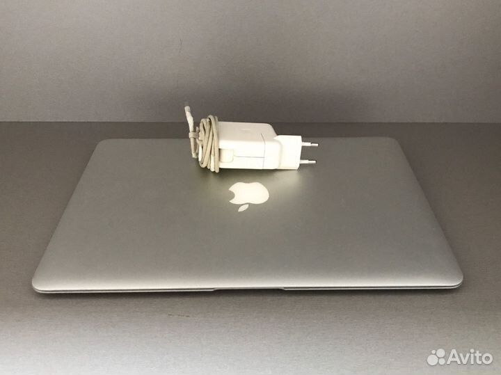 Н1) Apple MacBook Air 13inch 2017