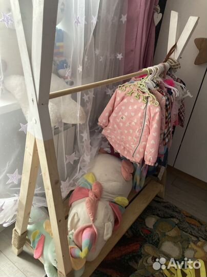 Вешалка для детской одежды