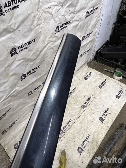 Молдинг передний левый Mercedes W210