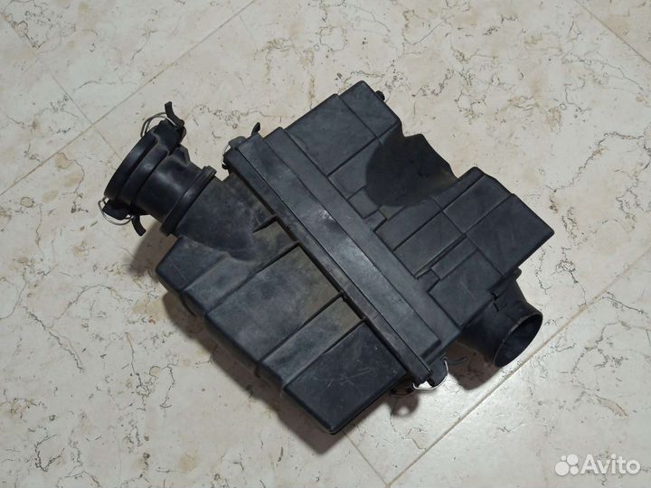 Корпус фильтра на mercedes 124