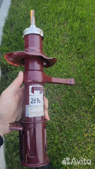 Стойки передняя ваз 2190