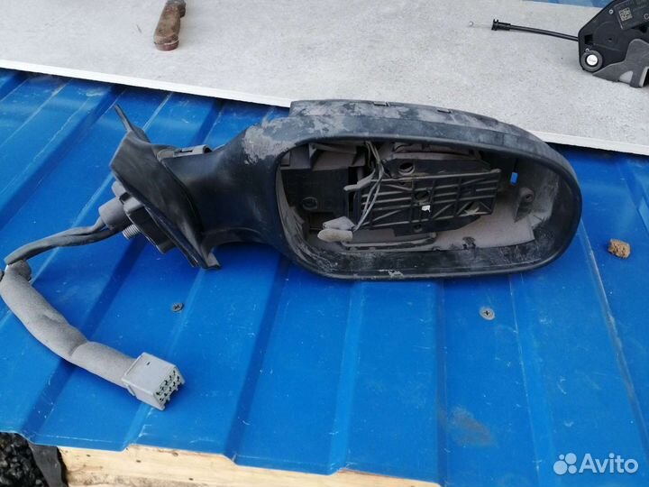 Корпус зеркало на Volvo S80 1999 года