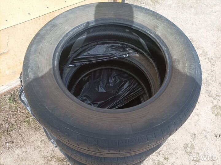 Yokohama BluEarth AE50 215/65 R17