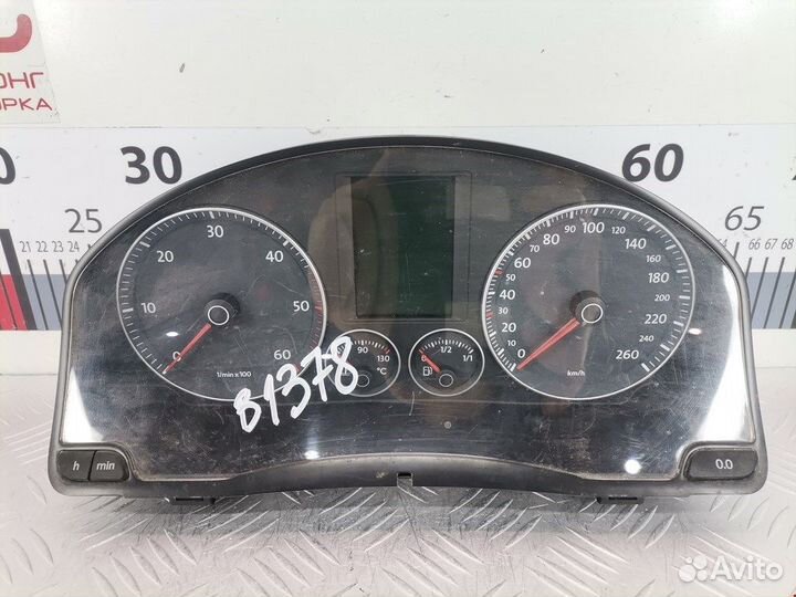 Панель для Volkswagen Golf 5