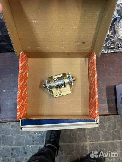 Доводчик колодок