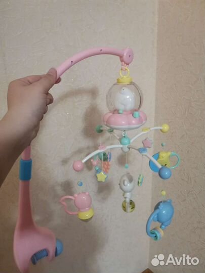 Музыкальный мобиль на кроватку