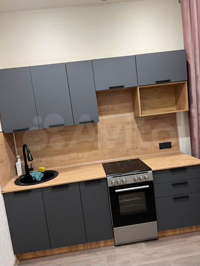 2-к. квартира, 50 м², 1/9 эт.