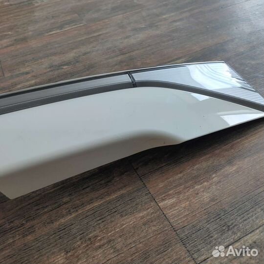 Накладка двери багажника mitsubishi outlander 3