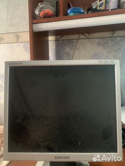 Монттор Samsung SyncMaster 710N
