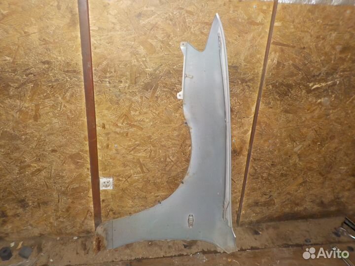 Крыло переднее правое мазда 626