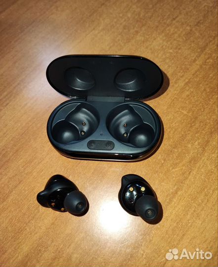 Беспроводные наушники samsung buds+
