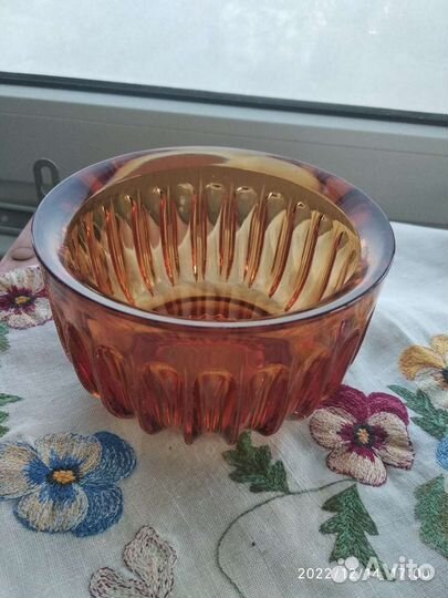 Сахарница, конфетница СССР, цветное стекло