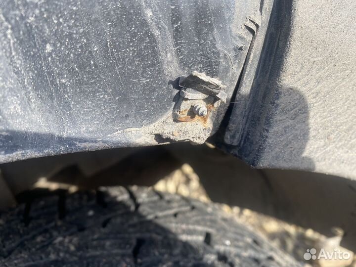 Накладка на крыло задняя левая рено сандеро