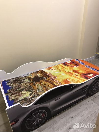 Детская кровать машинка