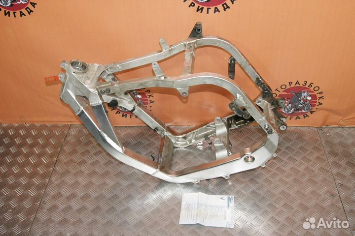 Рама с документами Suzuki GSX-R400R