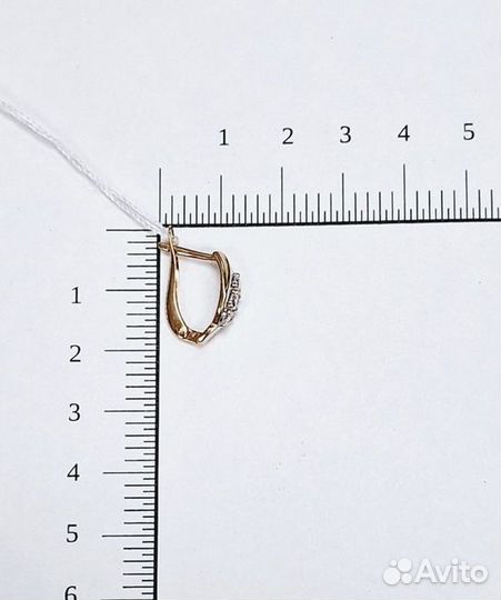 Серьги с синтетическим камнем Золото