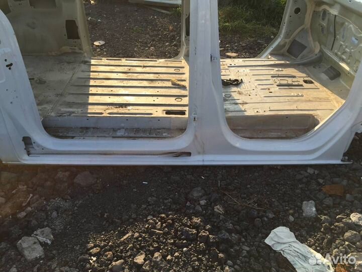 Порог со стойкой правый, Peugeot Traveller 2016