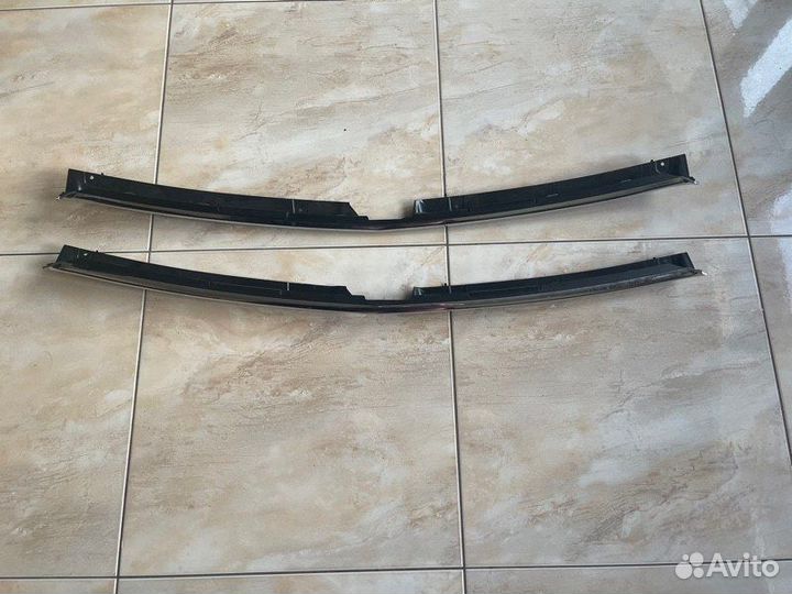 Накладка решетки радиатора Mercedes Benz W447 V