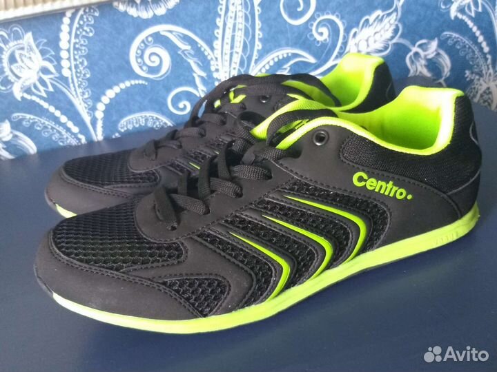 Новые кроссовки р-р 42