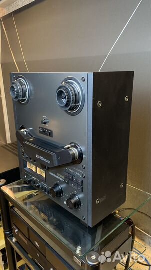 Катушечный магнитофон Akai GX-636