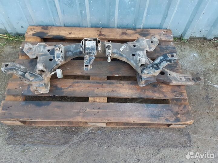 Балка подмоторная Ниссан Примьера П10