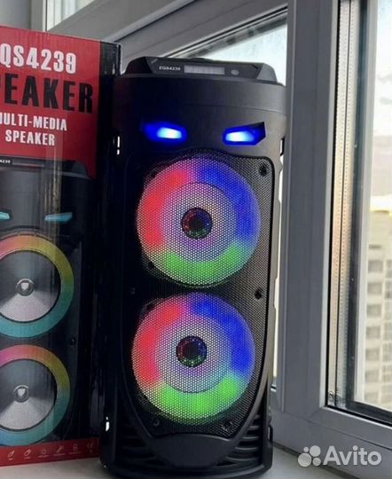 Громкая портативная колонка