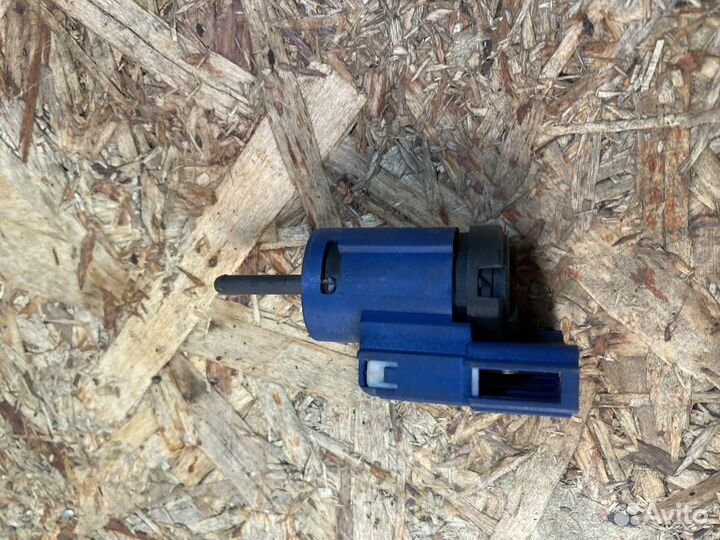 Датчик педали сцепления Skoda Fabia 2 07-15