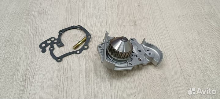 Помпа водяной насос Renault logan