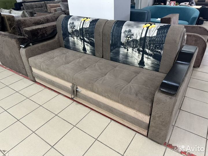 Диван на металлокаркасе