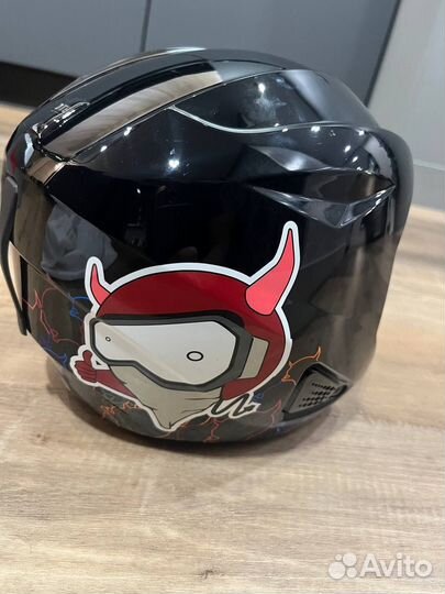 Горнолыжный шлем