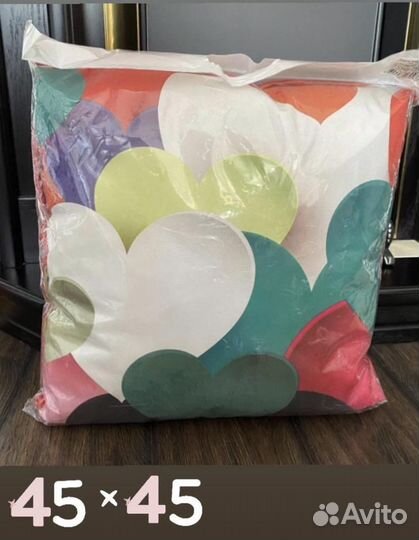 Подушка декоративная Цветные сердца